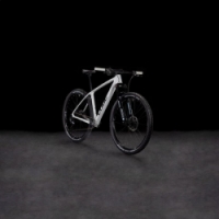 Horské kolo CUBE REACTION C:62 ONE cotton 'n'white 2025