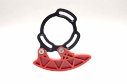 chránič převodníku ShamanRacing Defender EVO ISCG 05 červený