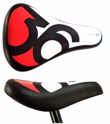 sedlo dětské DDK D1208 SPORT 36 černo-bílo-červené + sedlovka