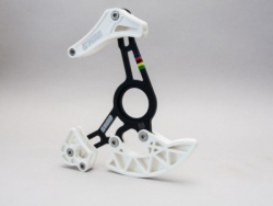 napínák řetězu ShamanRacing Drake BB bílý