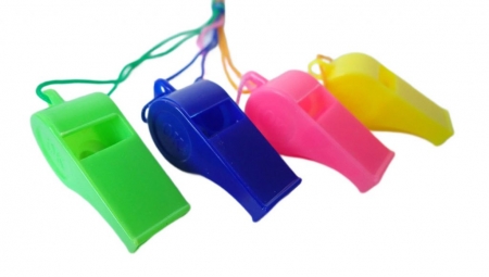 píšťalka plastová